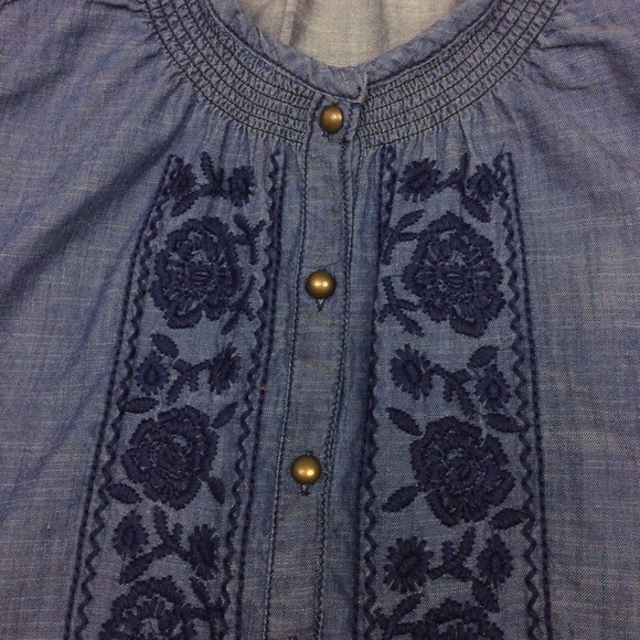 Charter Club Button Up Tunic Shirt Embroidered Flowers Ruffled Blue Women's 4 - Picture 7 of 9